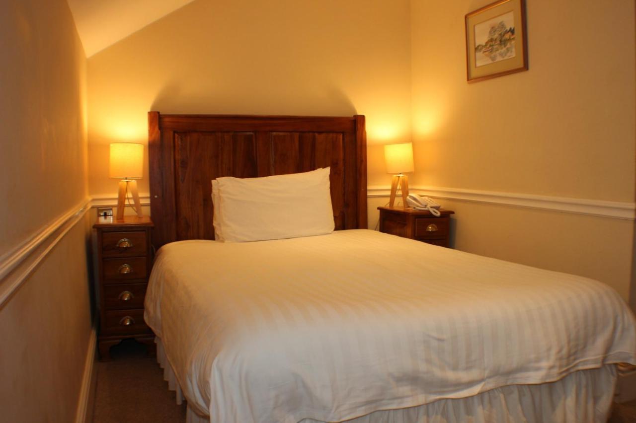 Rose In Vale Country House Hotel St Agnes  Exterior photo