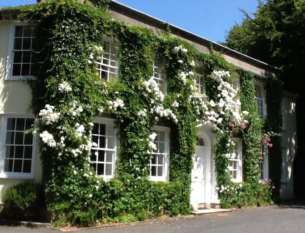 Rose In Vale Country House Hotel St Agnes  Exterior photo